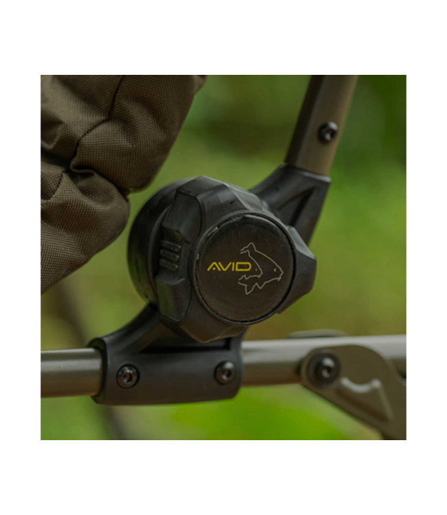 Avid Carp Chaise Benchmark LevelTech Recliner