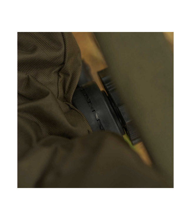 Avid Carp Chaise Benchmark LevelTech Recliner