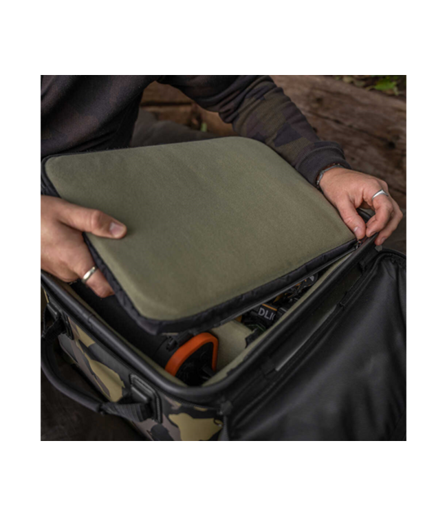Avid Carp Stormshield Pro Tech Pack – Sac Tech de Protection avec Ports USB, Support Tablette et Séparateurs Ajustables