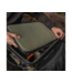 Avid Carp Stormshield Pro Tech Pack – Schützende Tech-Tasche mit USB Charging Ports, Tablet-Ständer und verstellbaren Trennwänden