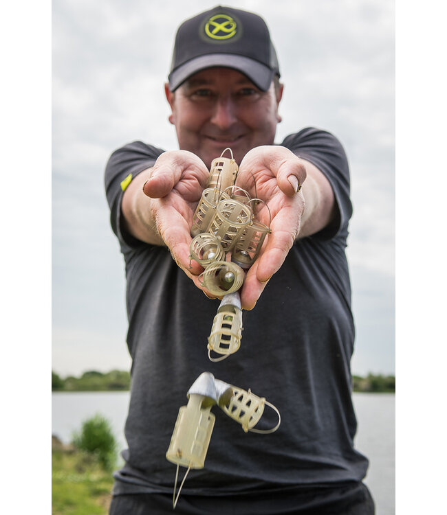 Matrix Plastique Orbit Feeder