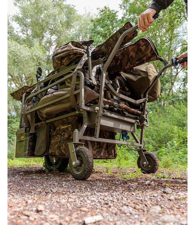 Fox Transporter 24V Power Plus Barrow – Elektrische 350W Barrow met 2x 9Ah 12V Accu’s, Lader, Camolite Under Barrow Bag en Accessoires