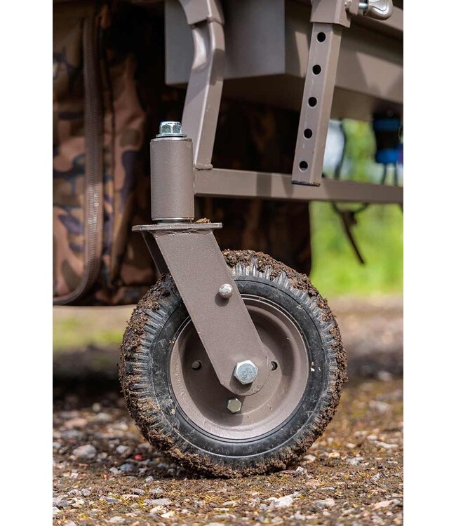 Fox Transporter 24V Power Plus Barrow – Elektrische 350W Barrow met 2x 9Ah 12V Accu’s, Lader, Camolite Under Barrow Bag en Accessoires