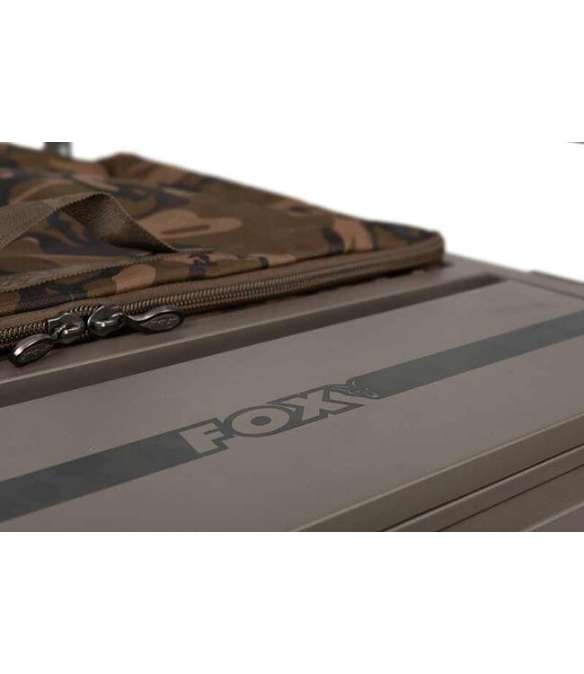 Fox Transporter 24V Power Plus Barrow – Elektrische 350W Barrow met 2x 9Ah 12V Accu’s, Lader, Camolite Under Barrow Bag en Accessoires