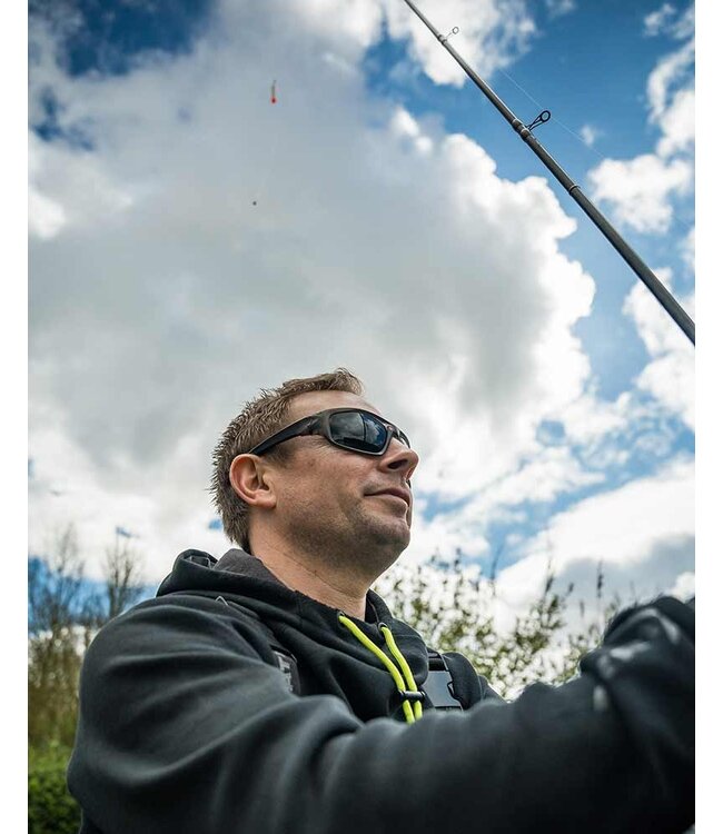 Matrix Polarisierte Sonnenbrillen Wrap Frosted Black - Braun