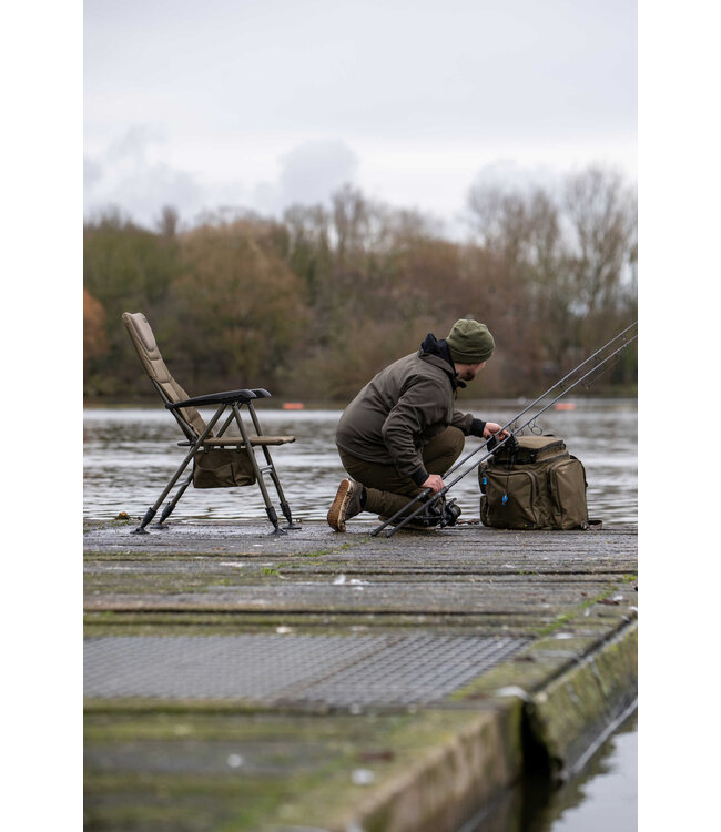 Avid Carp Revolve Armchair Standard