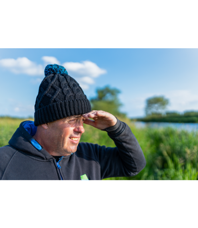 Preston Knitted Bobble