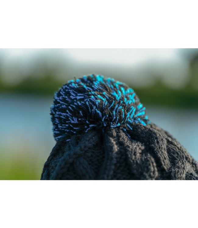 Preston Knitted Bobble