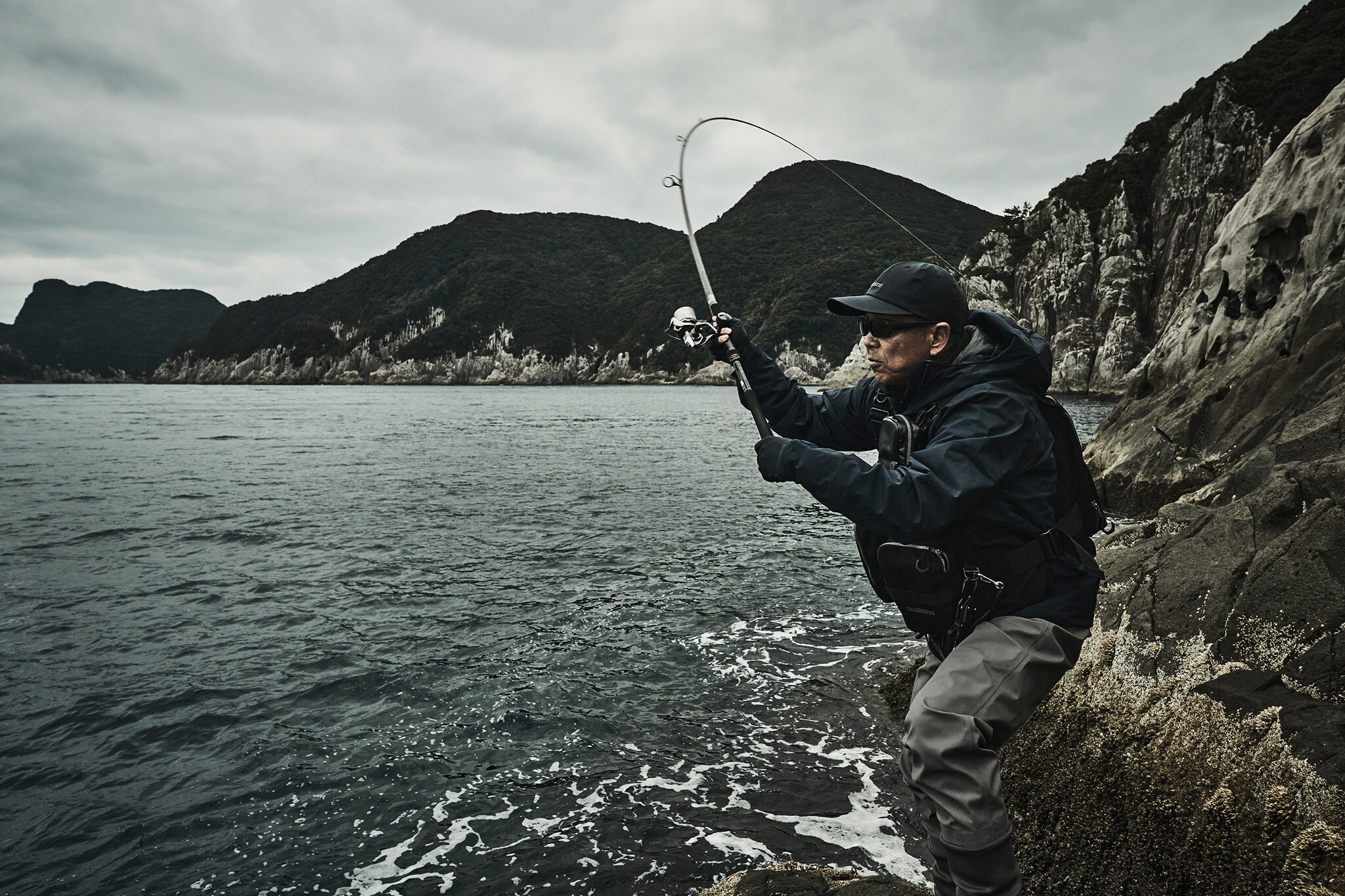 Angeln über die Grenze: Lizenzen und Regeln in den Niederlanden, Belgien und Frankreich