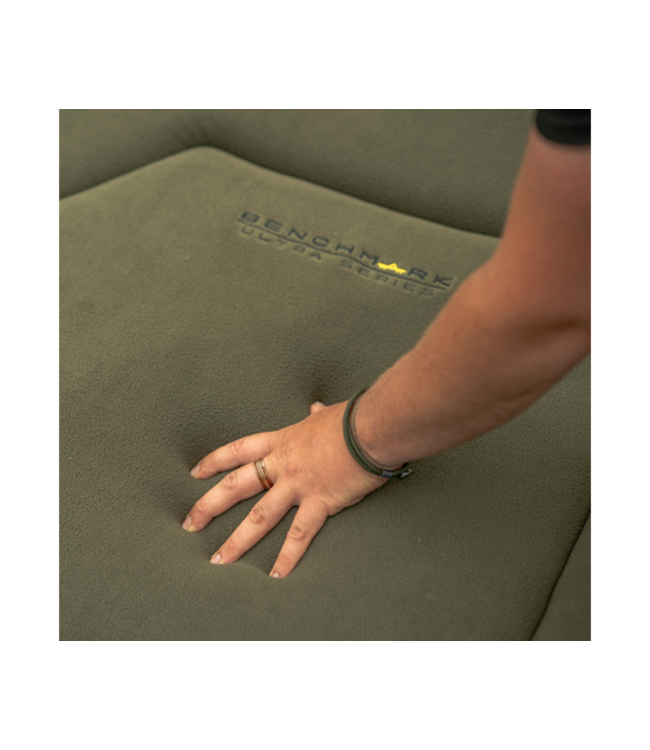 Avid Carp Benchmark Ultra X Bed – Premium X-Size Karper Bedchair met Memory Foam Matras, TLS-Lendensteun en 8 LevelTech Poten