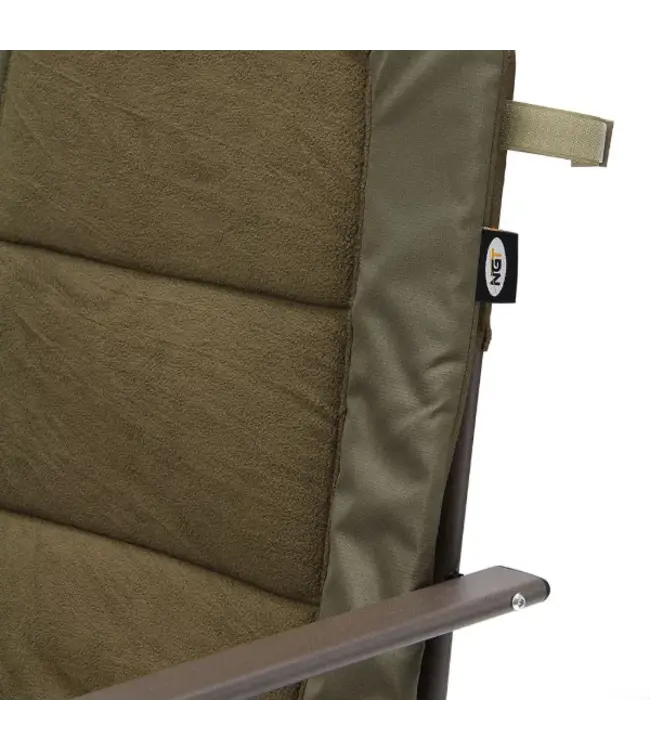 NGT  XPR Chair Chaise De Peche Avec Accoudoirs Pieds Reglables Mud Feet Et Sangle Canne