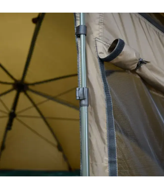 NGT XPR Shelter 60 pouces Brolly Avec Façade Tapis De Sol Et Piquets Anti Tempête