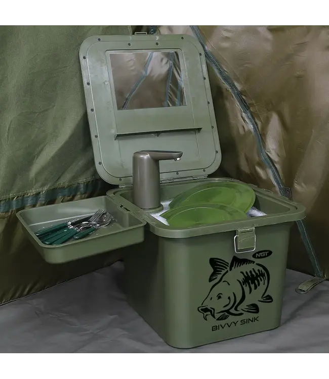 NGT Bivvy Sink – Station lavage outdoor avec miroir + 2x 5 L bidons