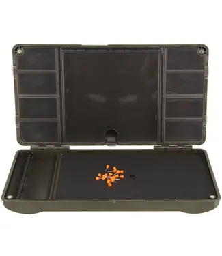 NGT XPR PLUS Box – Magnetische Tacklebox mit Rig Board + 22 cm Maß (26x14.5x4 cm)