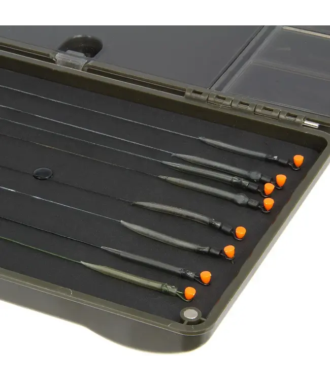 NGT XPR PLUS Box – Magnetische Tacklebox mit Rig Board + 22 cm Maß (26x14.5x4 cm)