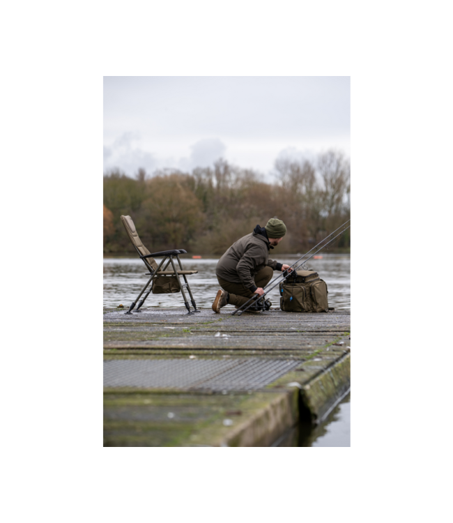 Avid Carp Chaise avec Accoudoirs Revolve X