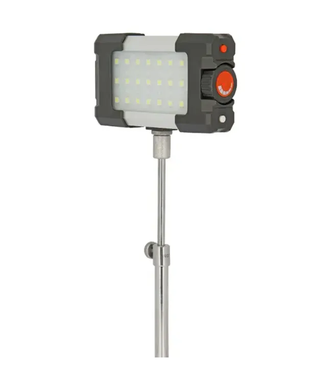 NGT 21 LED Light 500 Lumen – USB wiederaufladbarer Fluter + Powerbank 10400 mAh