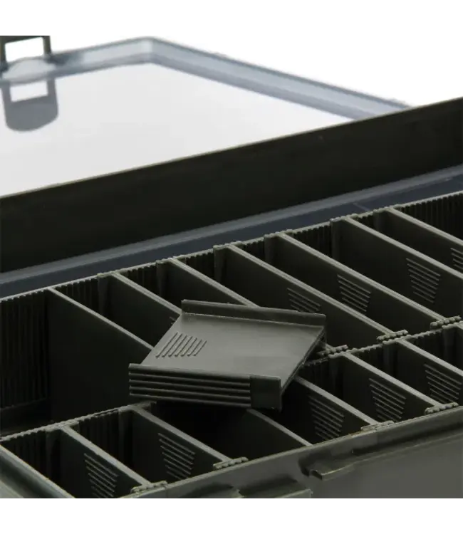 NGT 7+1 Tackle Box – Tacklebox mit 6 Bit-Boxen + Stiff Rig Board (20 Pins)