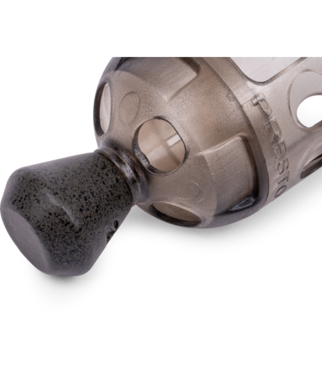 Preston Carp Maggot Feeder (1pc) – Feeder window à poids avant