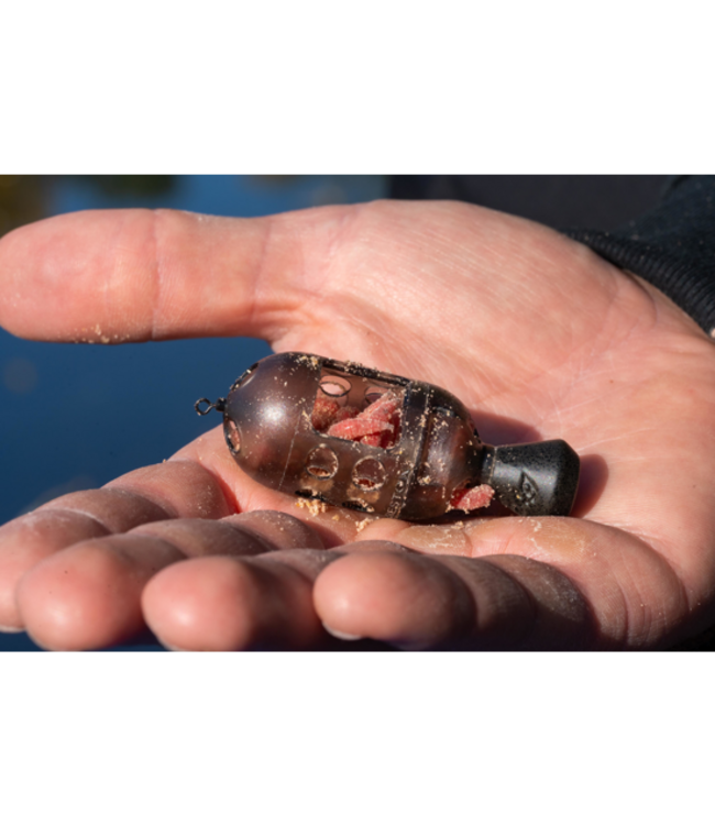 Preston Carp Maggot Feeder (1pc) – Window Feeder mit Frontgewicht