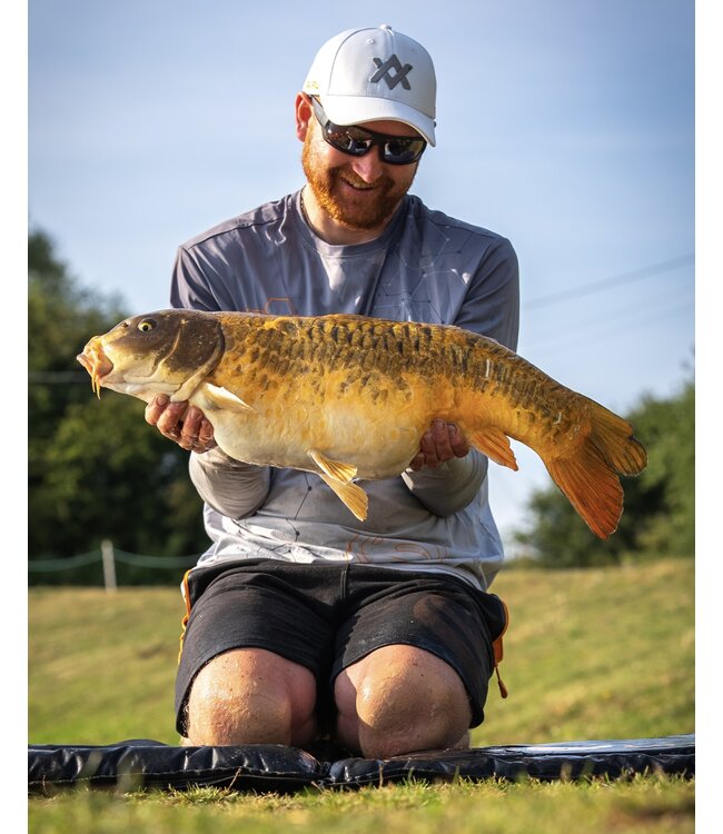 Guru White Aventus Cap