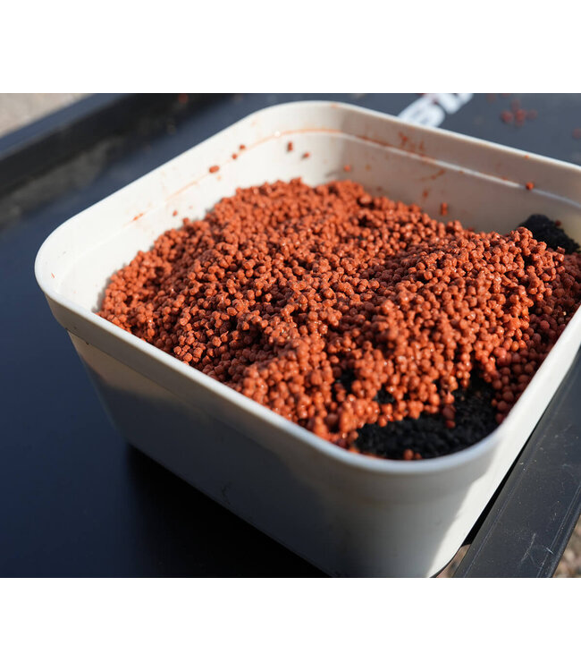 Cresta Bait Tube 1600ml mit geschlossenem Deckel