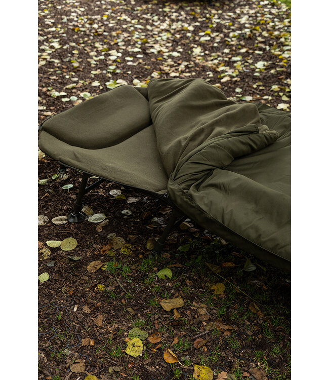 Fox EOS Sleep System Standard – Bedchair Carpe avec Matelas Fleece, Cover 3 Saisons et 6 Pieds Réglables
