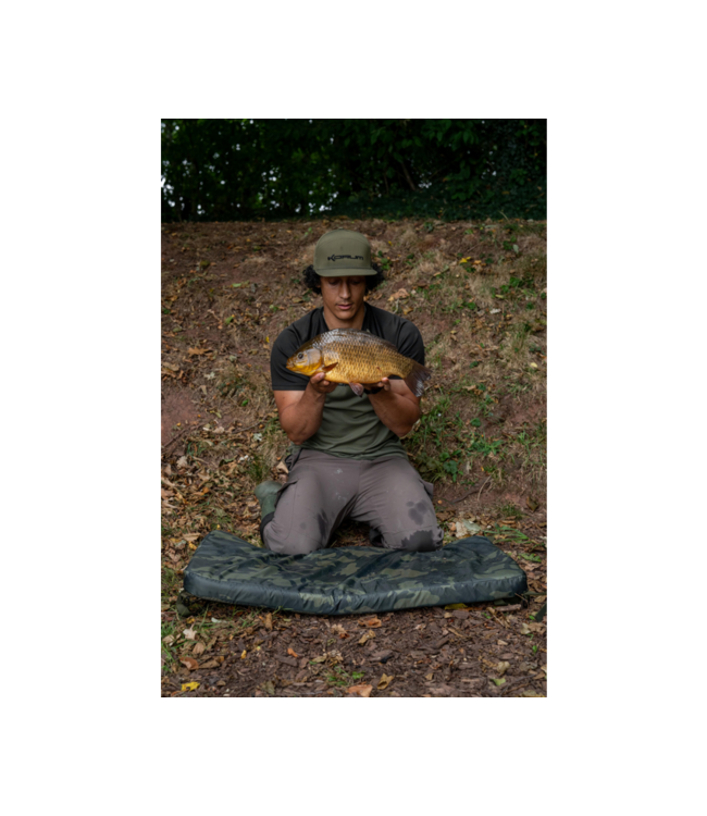 Korum Camo Fishcare Set Tapis de Réception et Sling