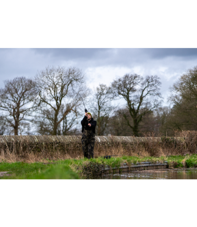 Avid Carp Revolve R – Compacte Retractable Karperhengel met Minima Ogen