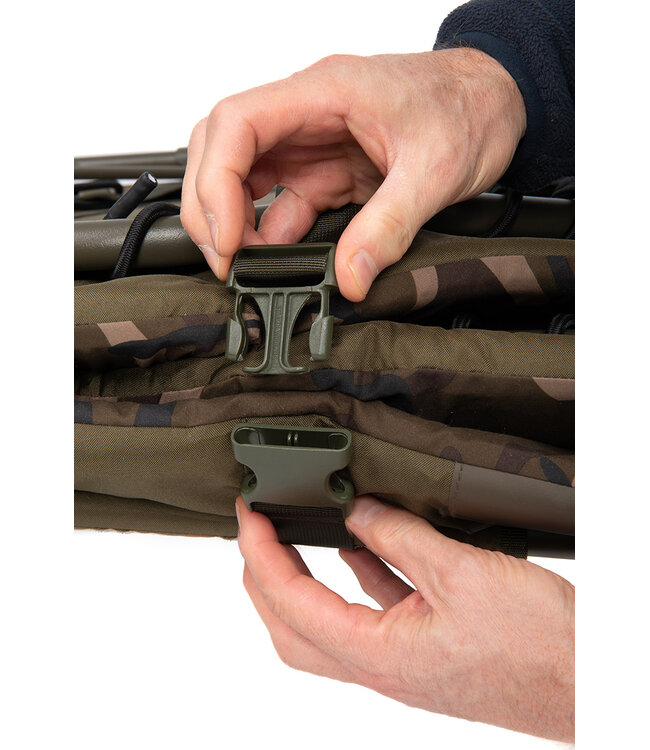 Fox Camolite Bed Compact, Standard of XL – Bedchair met Fleece Matras, Extra Hoofdkussen en 6 Verstelbare Poten