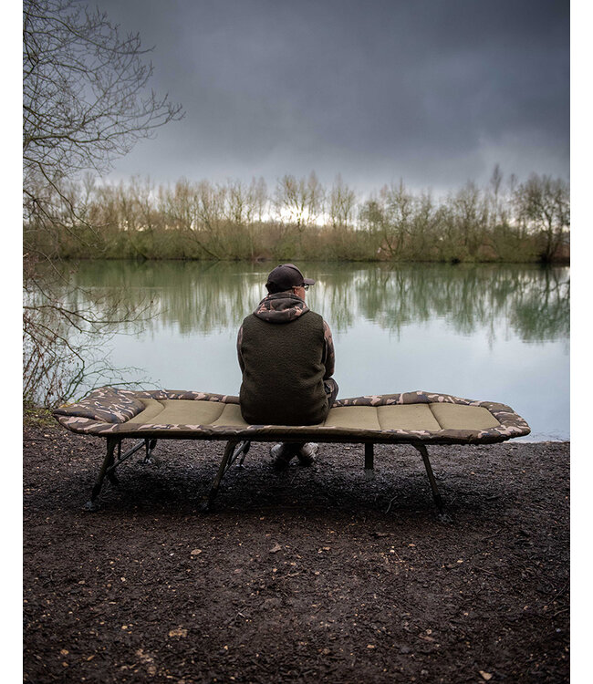 Fox Camolite Bed Compact, Standard of XL – Bedchair met Fleece Matras, Extra Hoofdkussen en 6 Verstelbare Poten