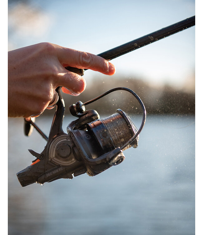Fox EOS FS Reel 10000 – Moulinet Débrayable avec 5 Roulements à Billes, 1 Roulement à Aiguilles, Ratio 4.9:1 et Capacité de 260m en 0,35mm