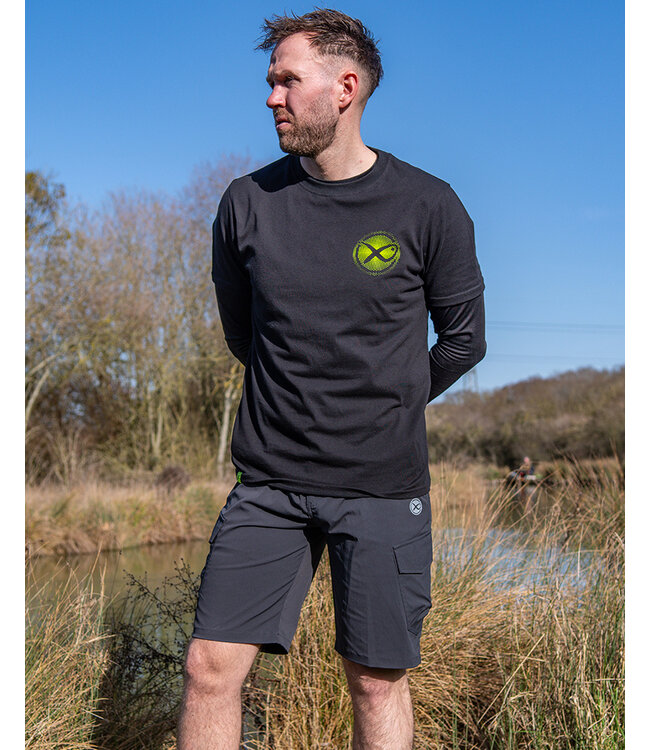 Matrix Large Fade Logo T-Shirt Black-Lime – Schwarzes Baumwoll-T-Shirt mit Großem Lime Matrix Logo auf dem Rücken und Logo auf der Brust