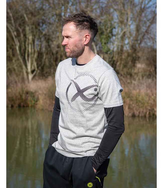Matrix Large Mesh Logo T-Shirt Grey – Graues Baumwoll-T-Shirt mit Großem Schwarzem Matrix Logo auf der Linken Schulter und Disc Logo im Nacken