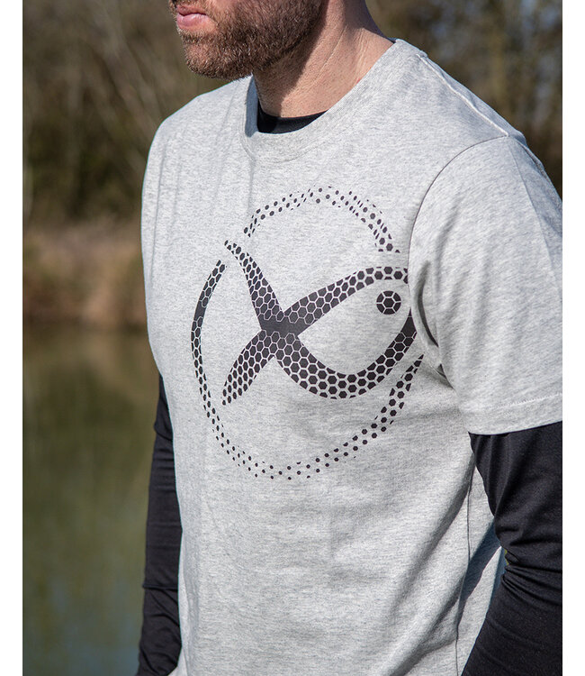 Matrix Large Mesh Logo T-Shirt Grey – Graues Baumwoll-T-Shirt mit Großem Schwarzem Matrix Logo auf der Linken Schulter und Disc Logo im Nacken