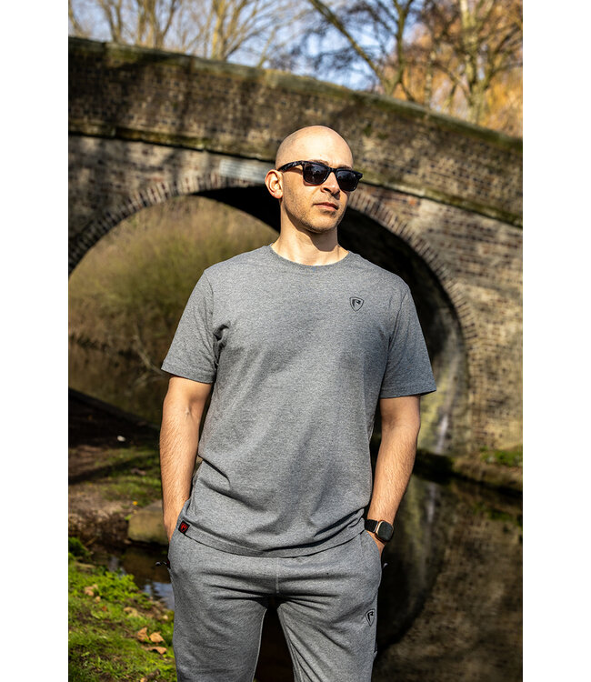 Fox Rage Voyager Grey T – T-Shirt Lifestyle Marl Grey avec Branding Fox Rage et R Shield en 100% Coton