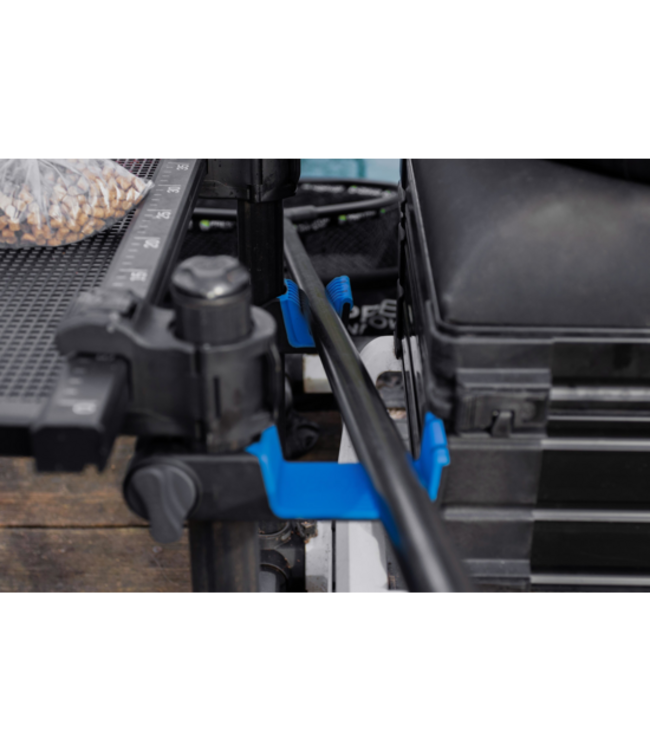 Preston Offbox Landing Net Holders – 2-teiliges System zur Sicheren Fixierung deines Kescherstabs an Sitzkiepe und Angelstuhl