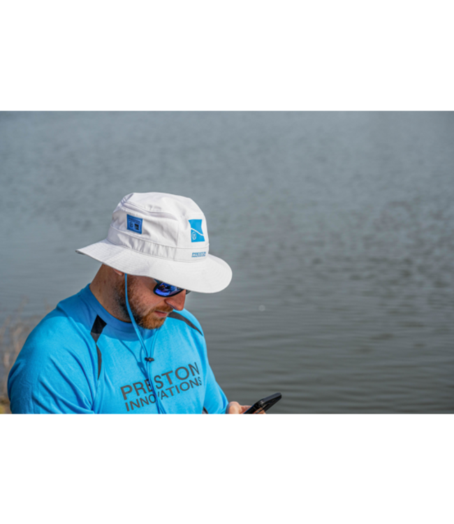 Preston Boonie Grey of White – Lichte Visserijhoed met Geventileerde Panelen, Brede Rand en Verstelbaar Afneembaar Koord