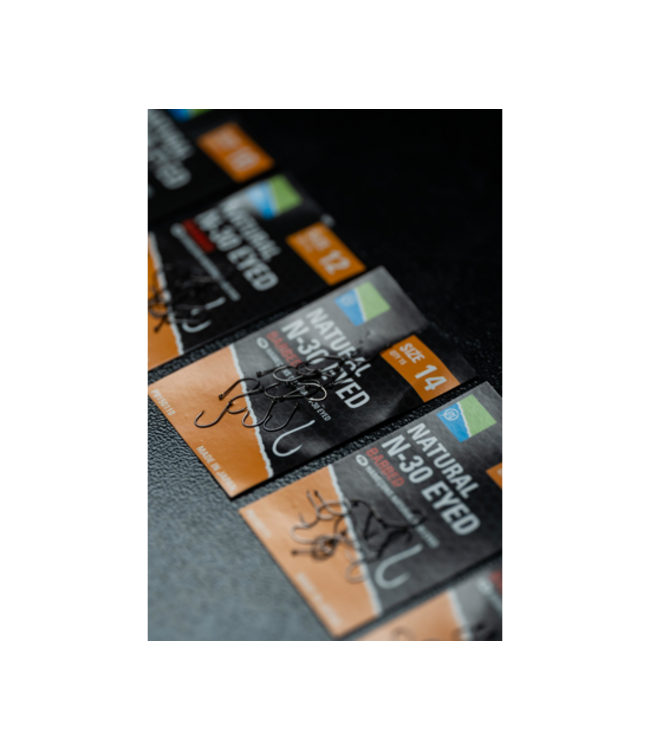 Preston Natural N-30 Eyed-Barbed – Ooghaak met Weerhaak, Medium Draad en Gebogen Punt voor Wormen, Mais en Band’ums