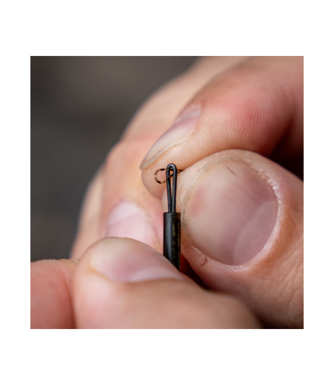 Avid Carp Outline FleckTone Bag Stems Ring Swivel Short 60mm oder Long 90mm – Sichere Bag Stems für Kompakte Solid Bag Montagen mit Camouflage Finish