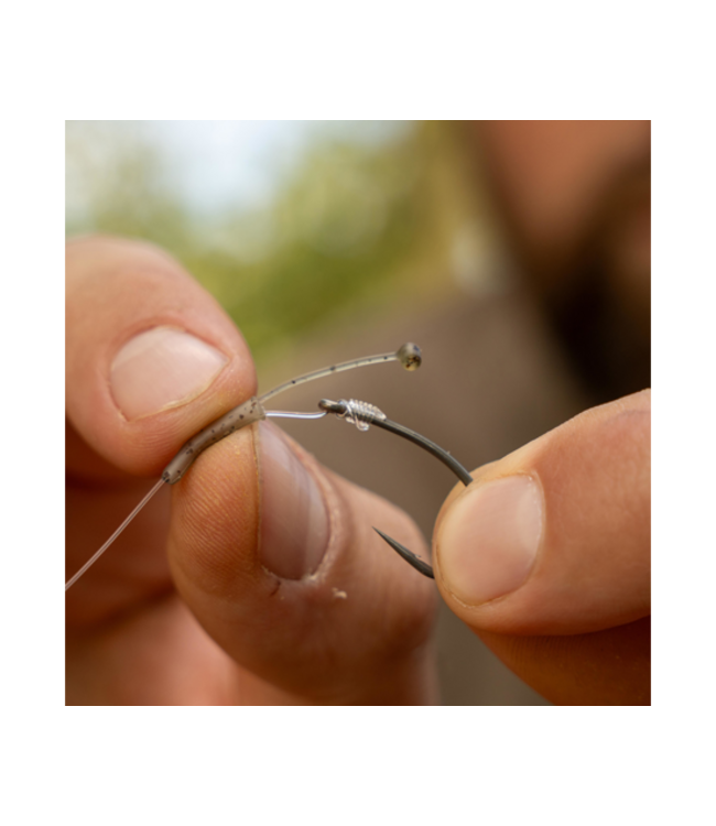 Avid Carp Outline Flecktone D-Rig Kickers XLarge – Herbruikbare Camouflage XL Kickers voor D-Rigs met Haakmaat 2-4