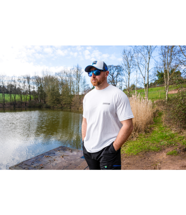 Preston White Reflect T-Shirt – Wit Warmte-Reflecterend Vissers T-Shirt met Lichtgewicht Slijtvast Materiaal