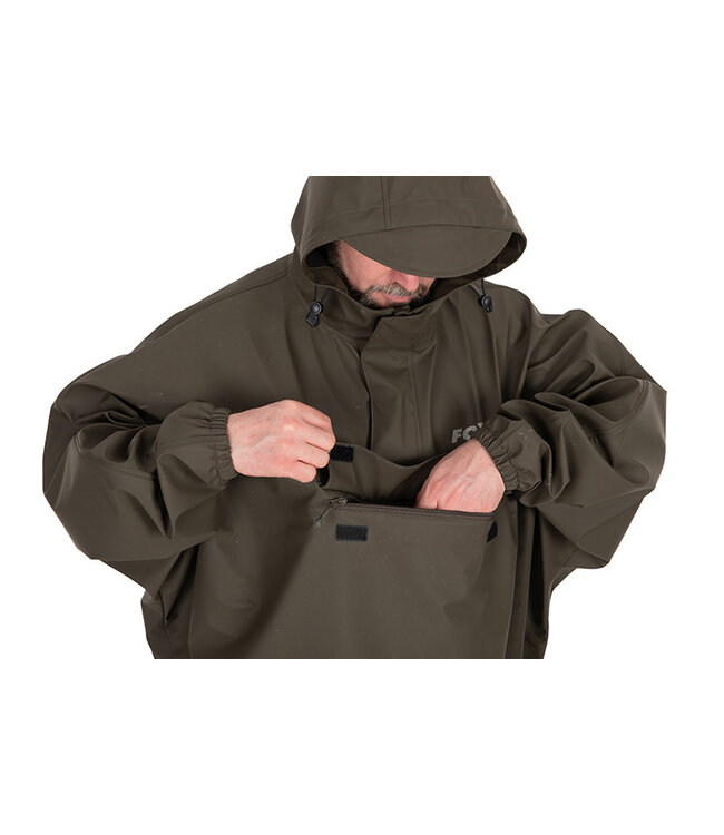 Fox Khaki Poncho One Size – Weiter wasserdichter Regenponcho mit verschweißten Nähten, Sturmklappen und Brusttasche