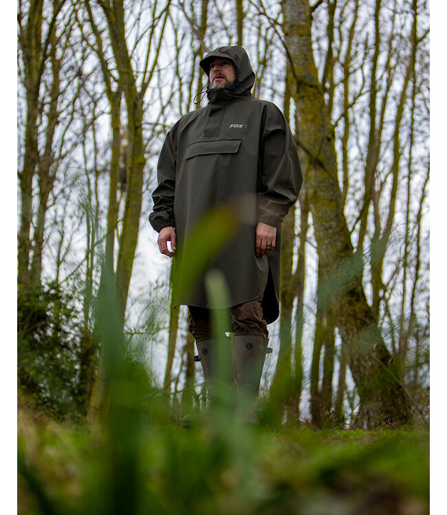 Fox Khaki Poncho One Size – Weiter wasserdichter Regenponcho mit verschweißten Nähten, Sturmklappen und Brusttasche