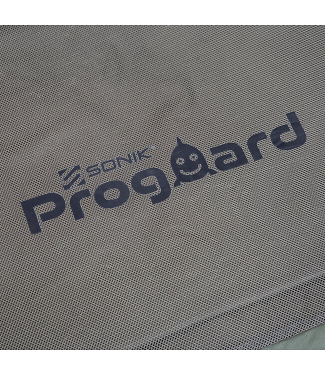 Sonik Proguard Framed Cradle – Ruime Karper Cradle met Verstelbare Poten, Fish-Friendly Voering en Afsluitbare Mesh Flap