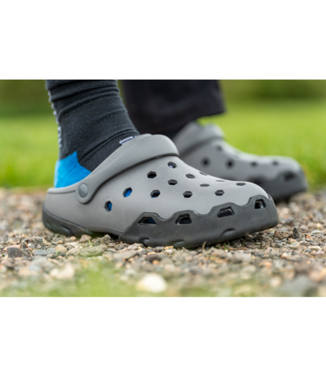 Preston Hydrotech Clogs – Leichte Wasserclogs mit verstärkter Sohle, Drainageöffnungen und Belüftung für warme Angelsessions