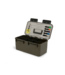 Avid Carp XL Reload Accessory Box – Boîte Weather-Sealed avec Rig Board pour 60 Rigs, Séparateurs et Outils Titanium Retracta