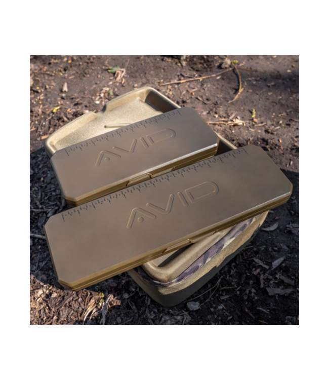Avid Carp Reload Rig Case Standard – Boîte à Rigs Magnétique avec Barres Aluminium, Foam Boards et 60 Rig Pins