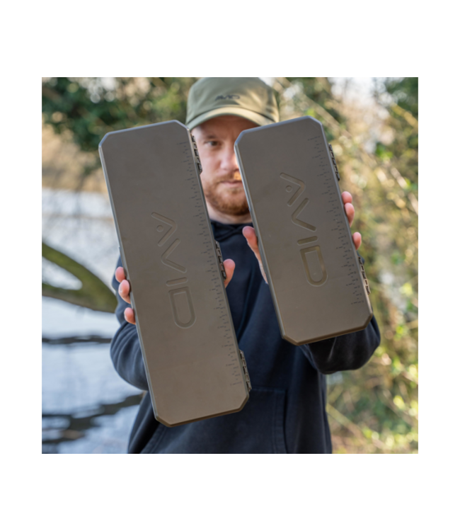 Avid Carp Reload Rig Case Standard – Magnetische Rig Box met Aluminium Hook Bars, Foam Boards en 60 Rig Pins
