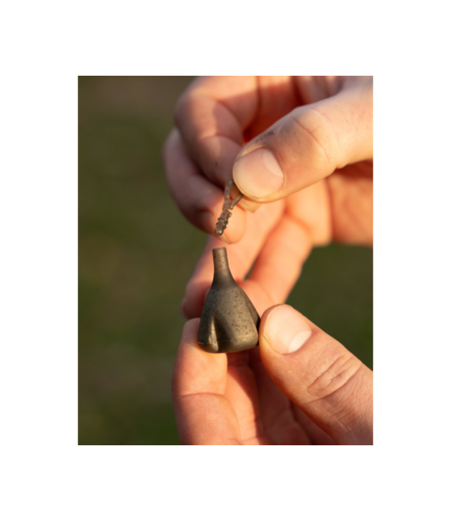 Avid Carp Conceal Back Leads – Back Leads met Secure Clip Design en TPE Outline FleckTone Coating voor Strak Afgezonken Lijnen